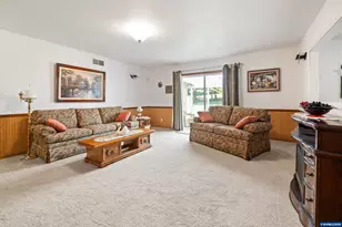 39711 Lacomb Dr, Lebanon, OR 97355 - Photo 22