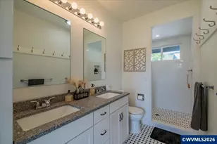 28600 Jones Dr, Sweet Home, OR 97386 - Photo 14