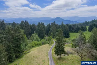 28600 Jones Dr, Sweet Home, OR 97386 - Photo 32