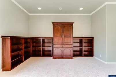 875 Sand Av, Eugene, OR 97401 - Photo 8