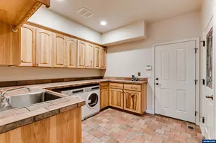 875 Sand Ave, Eugene, OR 97401 - Photo 24