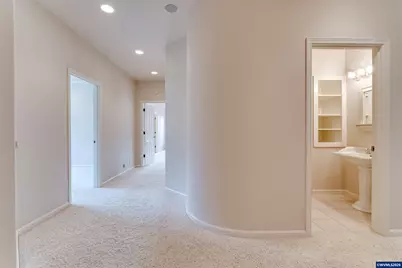 875 Sand Av, Eugene, OR 97401 - Photo 14