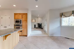 875 Sand Ave, Eugene, OR 97401 - Photo 4