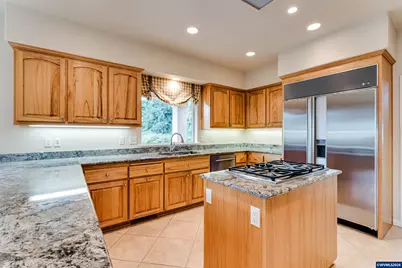 875 Sand Av, Eugene, OR 97401 - Photo 2