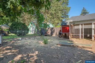 310 Chicago St NE, Albany, OR 97321 - Photo 38