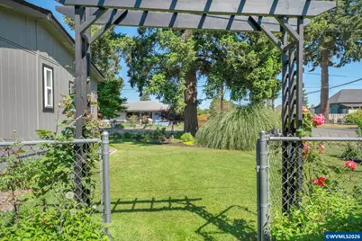 310 Chicago St NE, Albany, OR 97321 - Photo 34