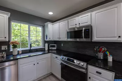 384 Crystal Springs Ln N, Keizer, OR 97303 - Photo 14