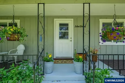208 NW Lewisburg Av, Corvallis, OR 97330 - Photo 4