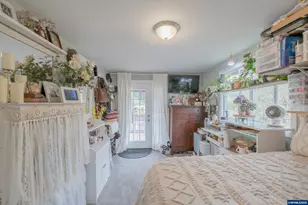 208 NW Lewisburg Ave, Corvallis, OR 97330 - Photo 20
