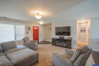 191 E Jadon Dr, Lebanon, OR 97355 - Photo 12