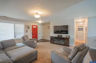 191 E Jadon Dr, Lebanon, OR 97355 - Photo 12
