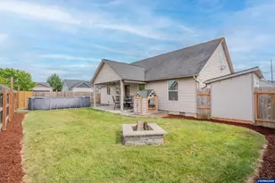 191 E Jadon Dr, Lebanon, OR 97355 - Photo 2