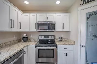 191 E Jadon Dr, Lebanon, OR 97355 - Photo 8