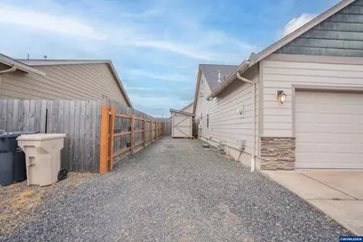 191 E Jadon Dr, Lebanon, OR 97355 - Photo 32