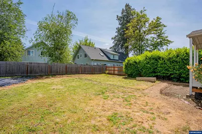 153 S 6th St, Lebanon, OR 97355 - Photo 20