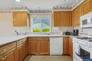 2041 Rollin Ave NW, Salem, OR 97304 - Photo 8