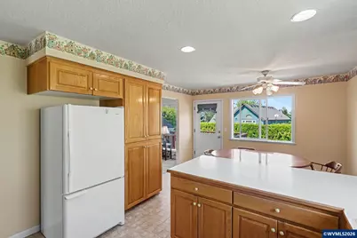 2041 Rollin Av NW, Salem, OR 97304 - Photo 10
