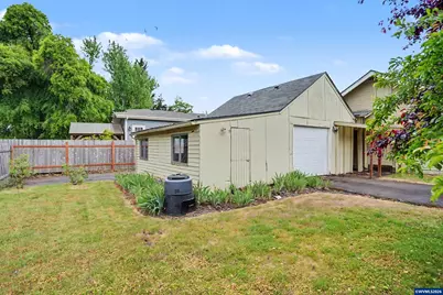 1148 S Water St, Silverton, OR 97381 - Photo 26