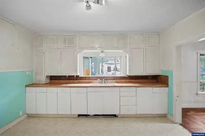 1148 S Water St, Silverton, OR 97381 - Photo 12