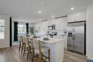 531 Spring Av, Woodburn, OR 97071 - Photo 12