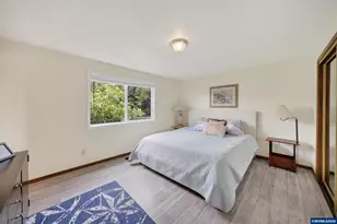 645 SE 4th St, Newport, OR 97365 - Photo 16