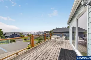 645 SE 4th St, Newport, OR 97365 - Photo 4