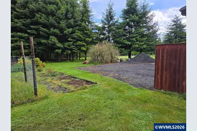 1045 N River Dr, Sweet Home, OR 97386 - Photo 16