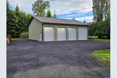 1045 N River Dr, Sweet Home, OR 97386 - Photo 12