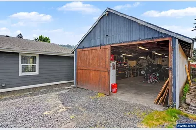 295 10th St, Lyons, OR 97358 - Photo 34