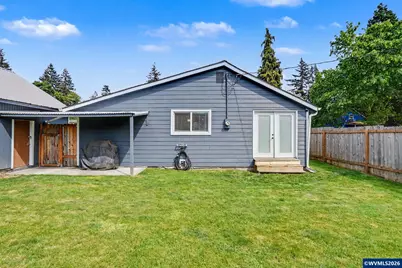 295 10th St, Lyons, OR 97358 - Photo 32