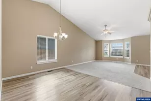 4933 Periwinkle Dr NE, Salem, OR 97301 - Photo 12