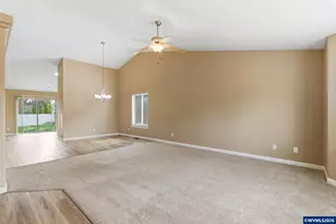 4933 Periwinkle Dr NE, Salem, OR 97301 - Photo 10