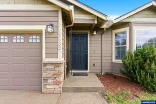 4933 Periwinkle Dr NE, Salem, OR 97301 - Photo 2