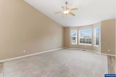 4933 Periwinkle Dr NE, Salem, OR 97301 - Photo 8