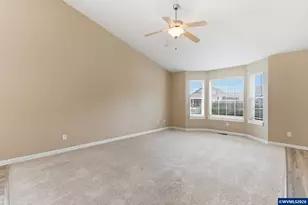 4933 Periwinkle Dr NE, Salem, OR 97301 - Photo 8