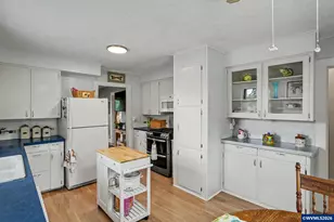 824 Chadwick St, Silverton, OR 97381 - Photo 6