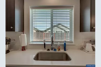 1819 SE Blueberry St, Dallas, OR 97338 - Photo 12