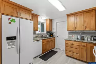634 30th Av SE, Albany, OR 97322 - Photo 14