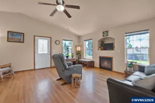 1737 13th Av SW, Albany, OR 97321 - Photo 10