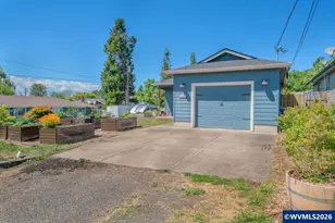 1737 13th Av SW, Albany, OR 97321 - Photo 4