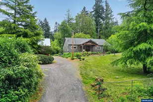 5714 Crooked Finger Rd NE, Scotts Mills, OR 97375 - Photo 2