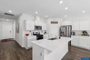 4841 Skylab Ave NE, Salem, OR 97305 - Photo 8