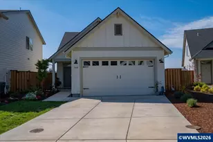 948 Laurel Pl, Silverton, OR 97381 - Photo 2