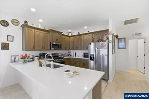 948 Laurel Pl, Silverton, OR 97381 - Photo 16