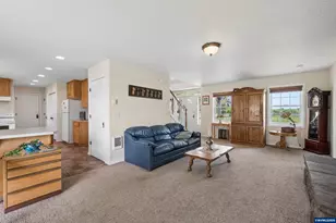10124 Wiseacre NE Ln, Aurora, OR 97002 - Photo 6