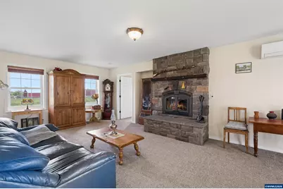 10124 Wiseacre NE Ln, Aurora, OR 97002 - Photo 4