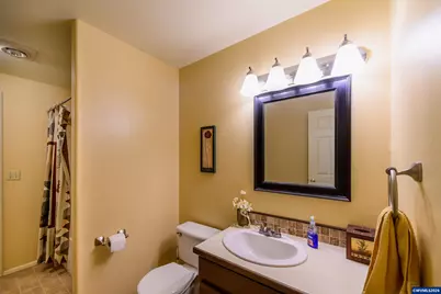 130 Washburn St, Brownsville, OR 97327 - Photo 16