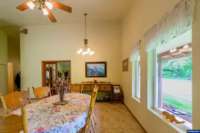 130 Washburn St, Brownsville, OR 97327 - Photo 8