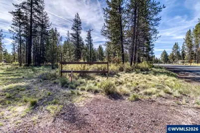 54592 Huntington Rd, Bend, OR 97707 - Photo 8