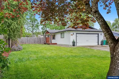 760 SE Edwards Dr, Dundee, OR 97115 - Photo 2